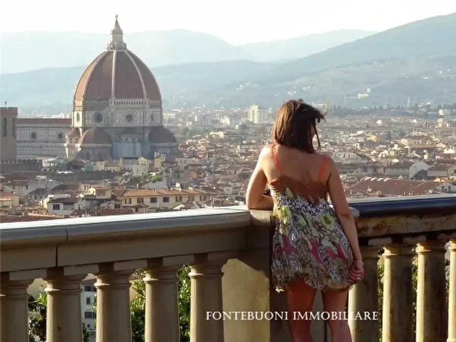 Immagine 1 di Negozio in affitto  a Firenze