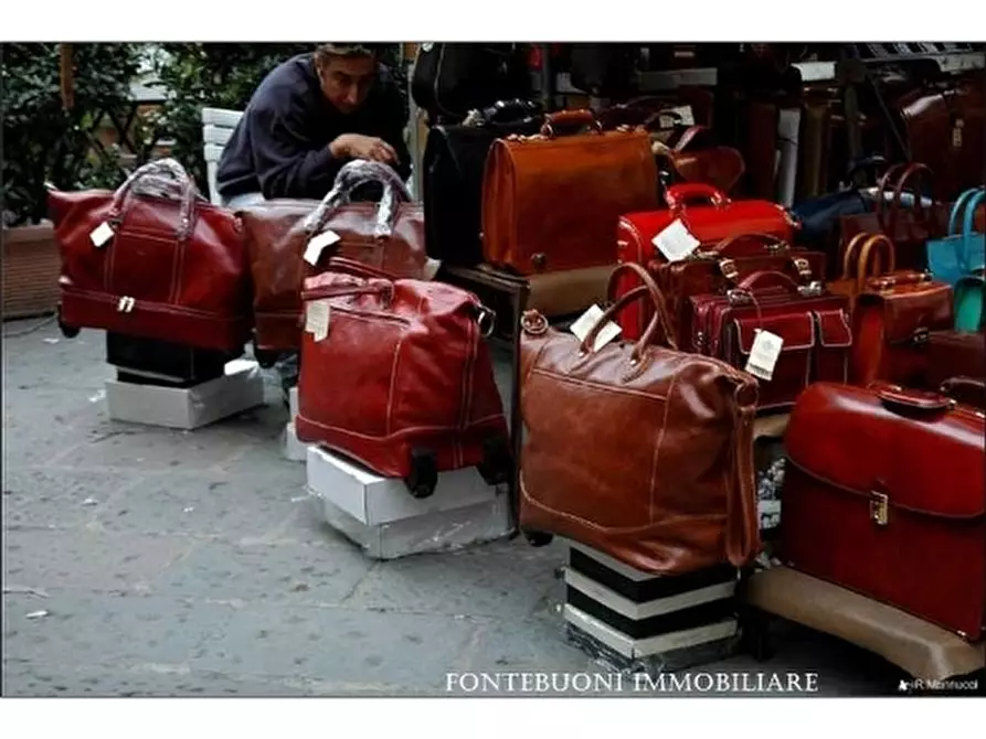 Immagine 4 di Negozio in affitto  a Firenze