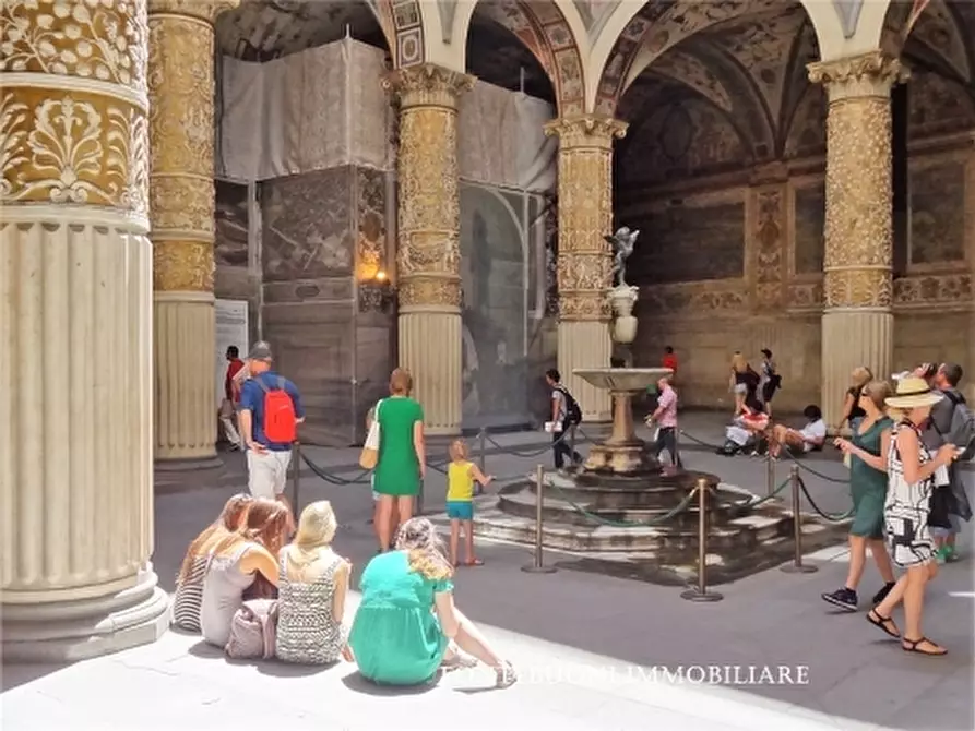 Immagine 6 di Negozio in affitto  a Firenze