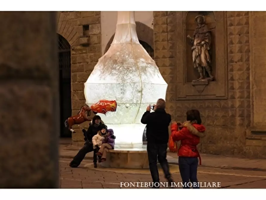 Immagine 2 di Negozio in affitto  a Firenze