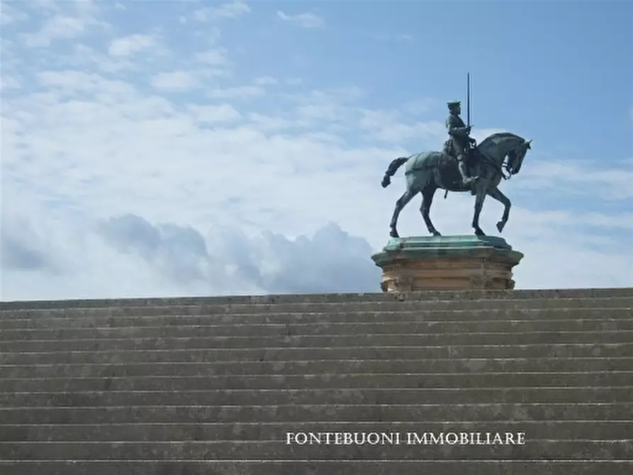 Immagine 5 di Negozio in affitto  a Firenze