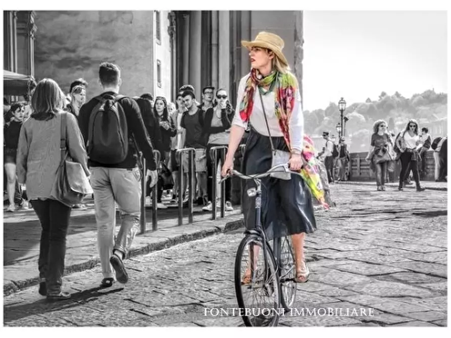 Immagine 3 di Negozio in vendita  a Firenze