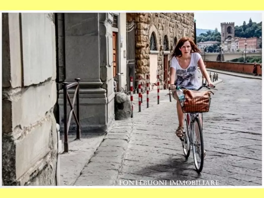 Immagine 5 di Negozio in vendita  a Firenze