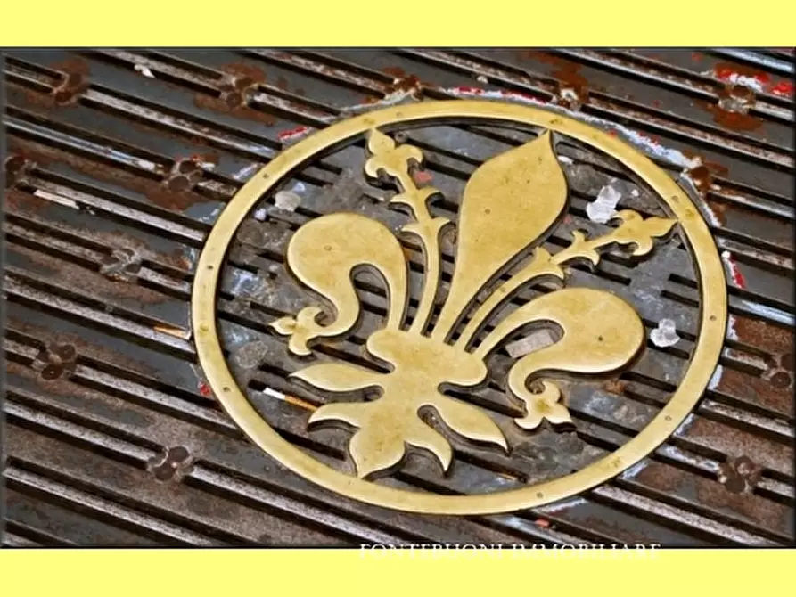 Immagine 4 di Negozio in vendita  a Firenze