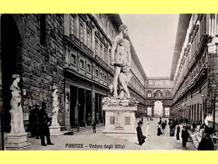 Immagine 3 di Negozio in vendita  a Scandicci