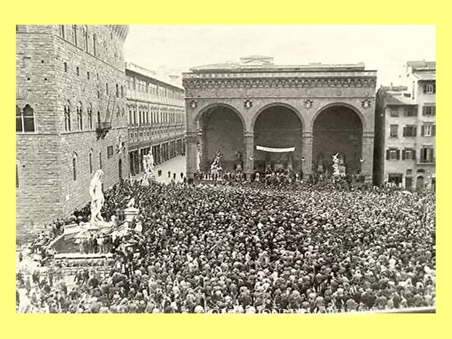 Immagine 5 di Negozio in vendita  a Scandicci