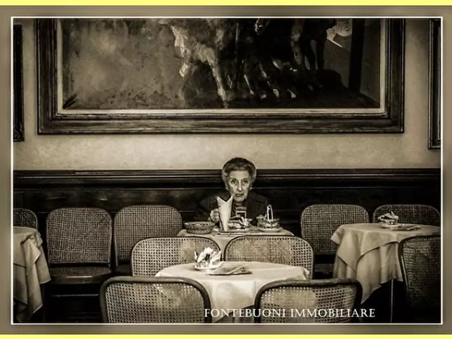 Immagine 2 di Negozio in affitto  a Firenze