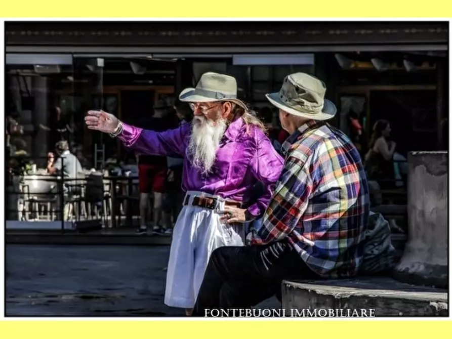 Immagine 3 di Negozio in vendita  a Firenze