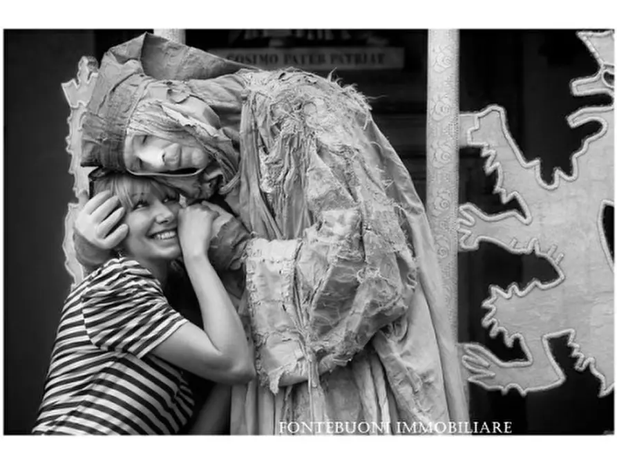 Immagine 3 di Appartamento in vendita  a Firenze