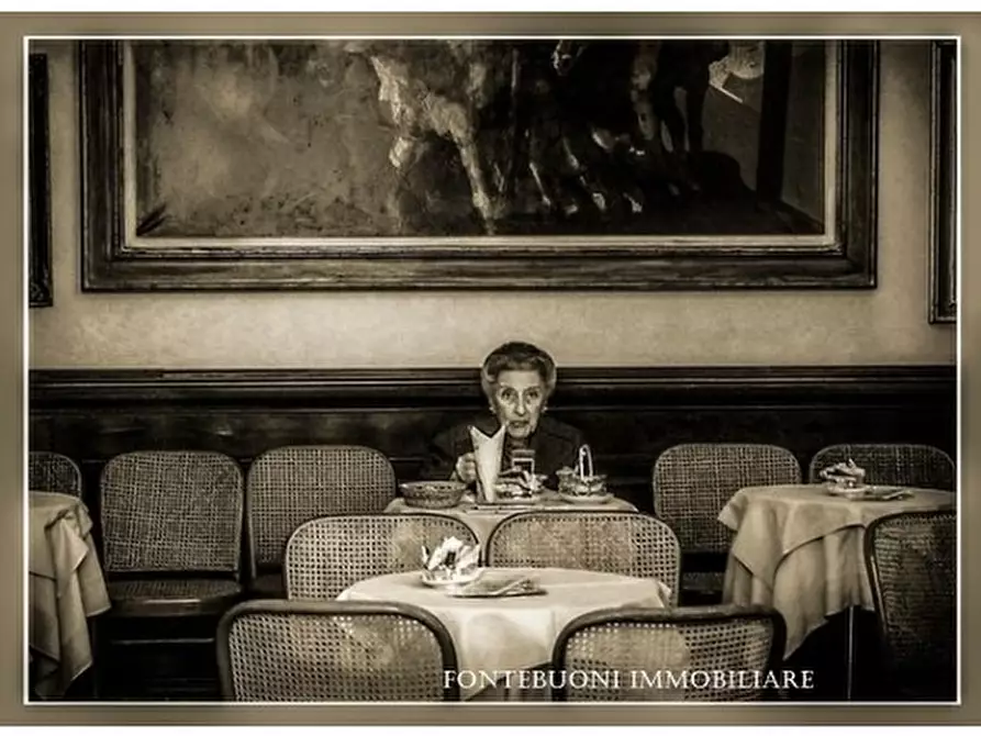 Immagine 2 di Appartamento in vendita  a Firenze