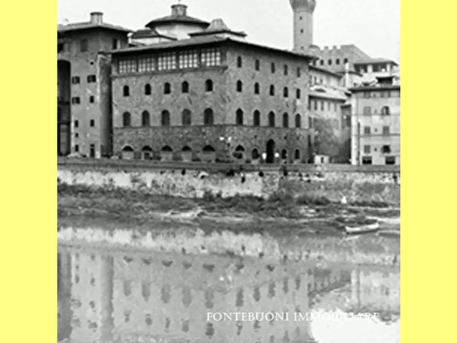 Immagine 4 di Appartamento in vendita  a Firenze