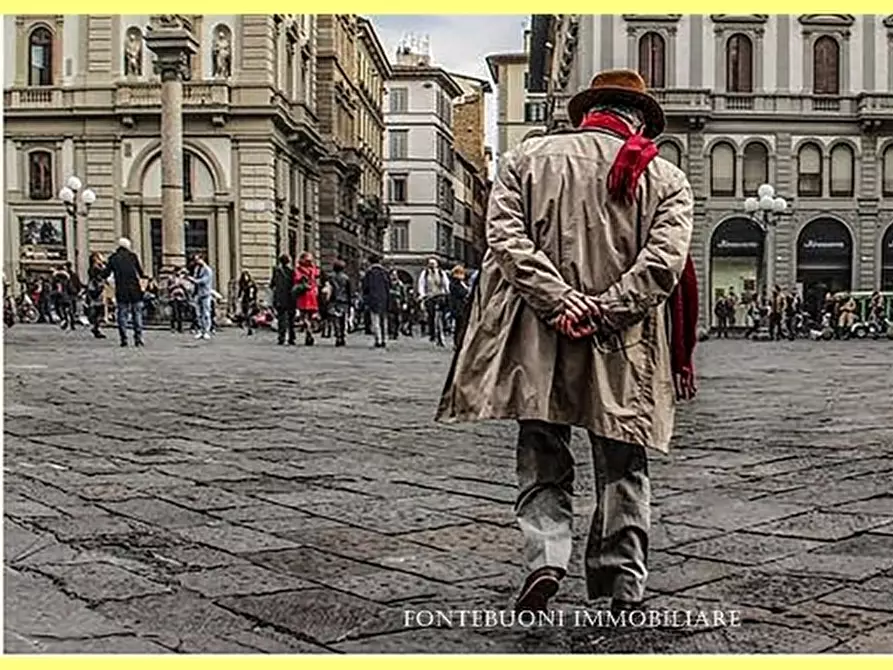 Immagine 11 di Appartamento in vendita  a Firenze