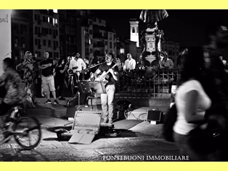 Immagine 14 di Appartamento in vendita  a Firenze