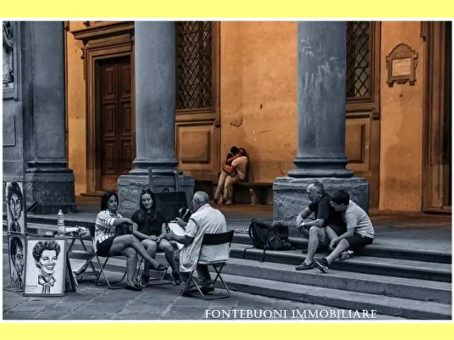 Immagine 17 di Appartamento in vendita  a Firenze