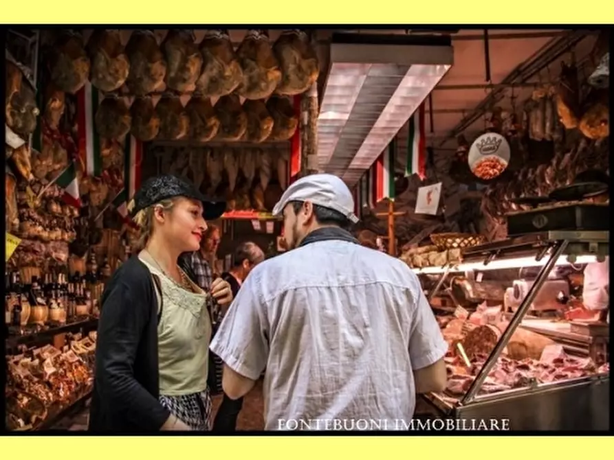 Immagine 18 di Appartamento in vendita  a Firenze