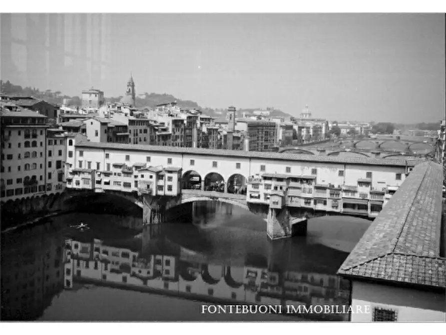 Immagine 3 di Negozio in vendita  a Firenze