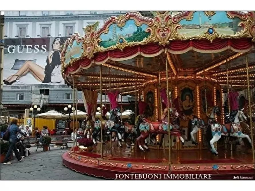 Immagine 2 di Negozio in vendita  a Firenze