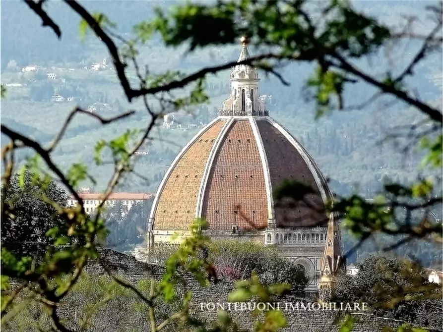 Immagine 5 di Negozio in vendita  a Firenze