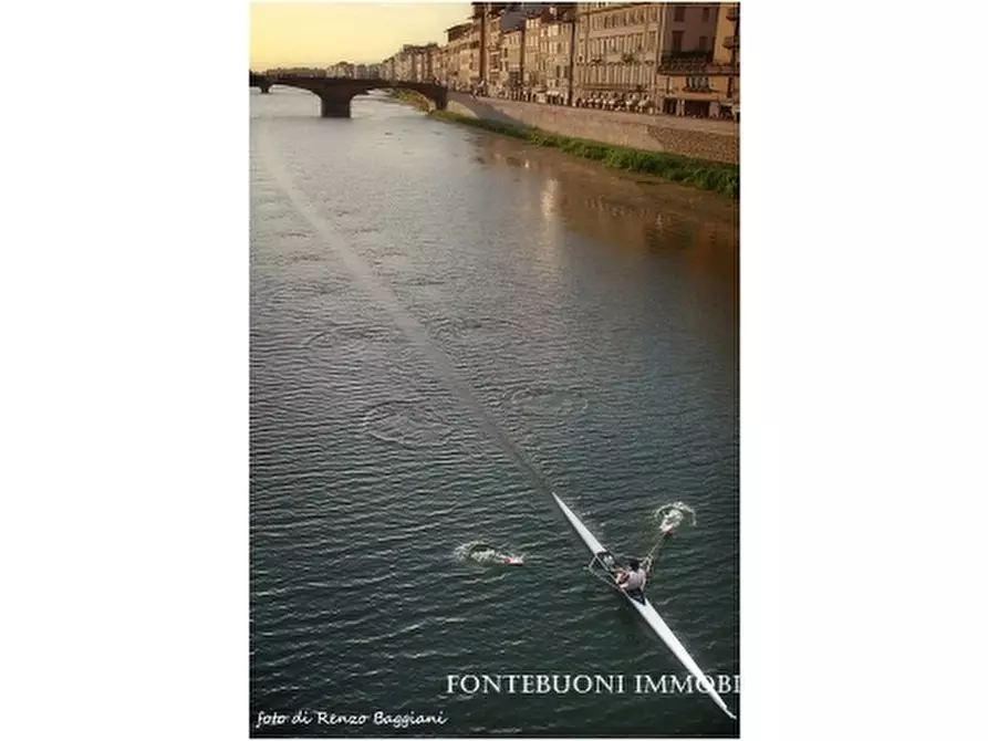 Immagine 6 di Negozio in vendita  a Firenze