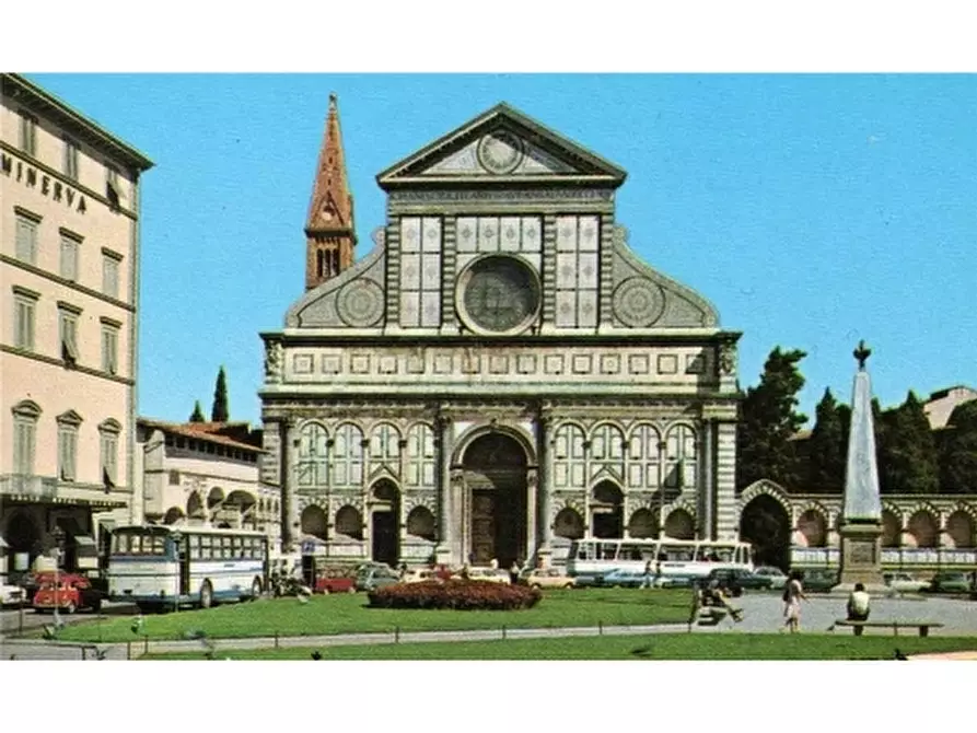 Immagine 4 di Negozio in vendita  a Firenze