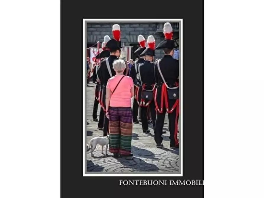 Immagine 3 di Negozio in vendita  a Firenze