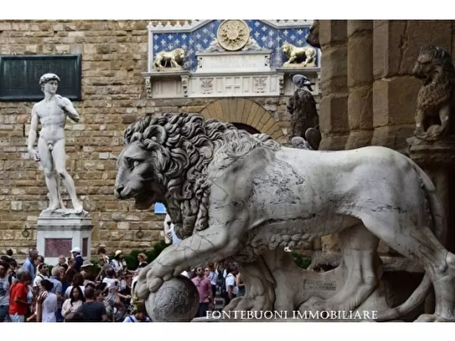 Immagine 4 di Negozio in vendita  a Firenze