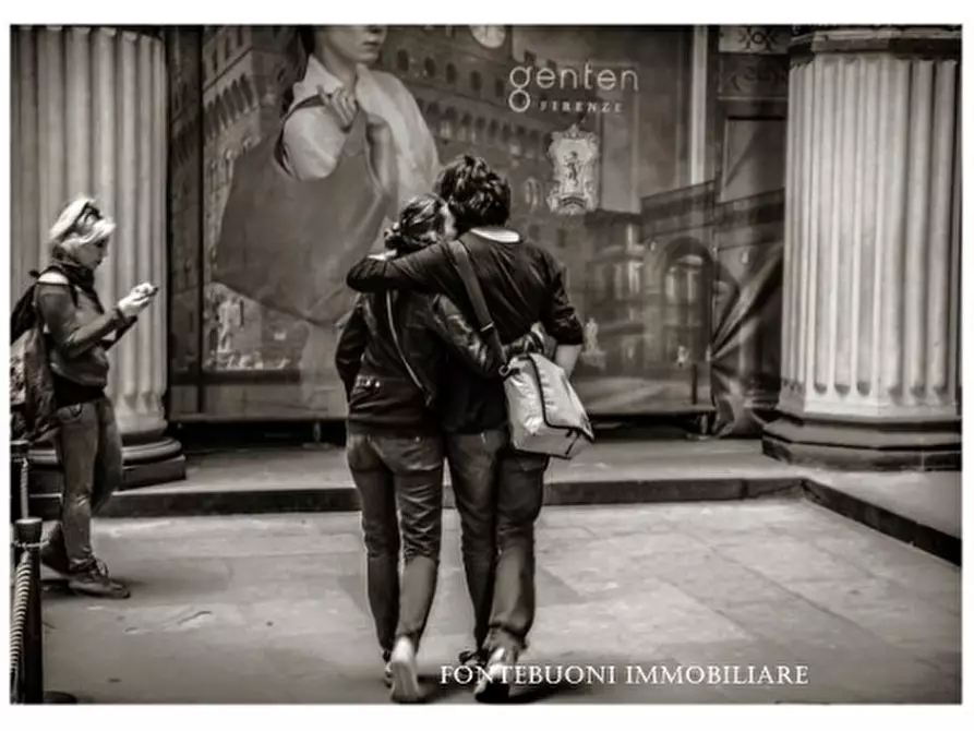 Immagine 5 di Negozio in vendita  a Firenze