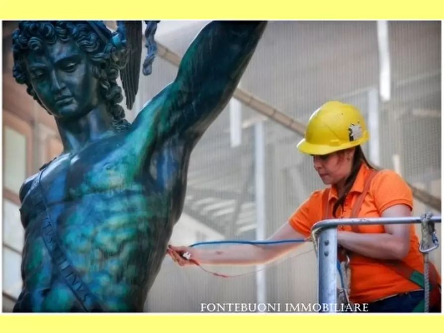 Immagine 5 di Negozio in vendita  a Firenze