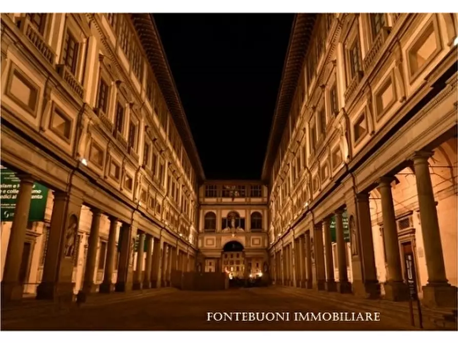 Immagine 5 di Negozio in vendita  a Firenze
