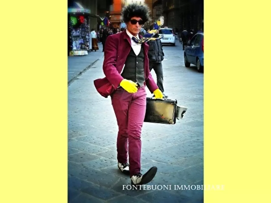 Immagine 4 di Negozio in vendita  a Firenze