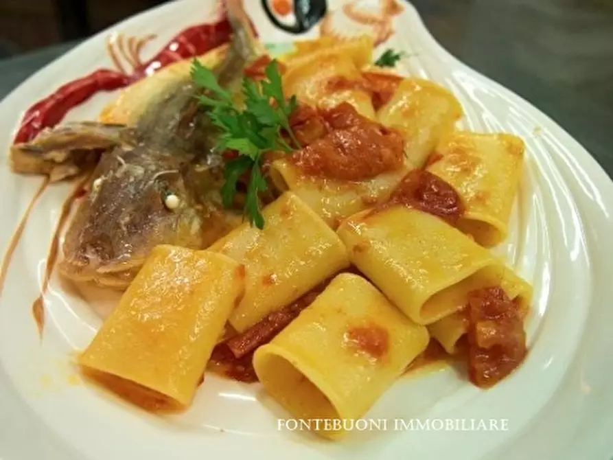 Immagine 3 di Negozio in vendita  a Firenze