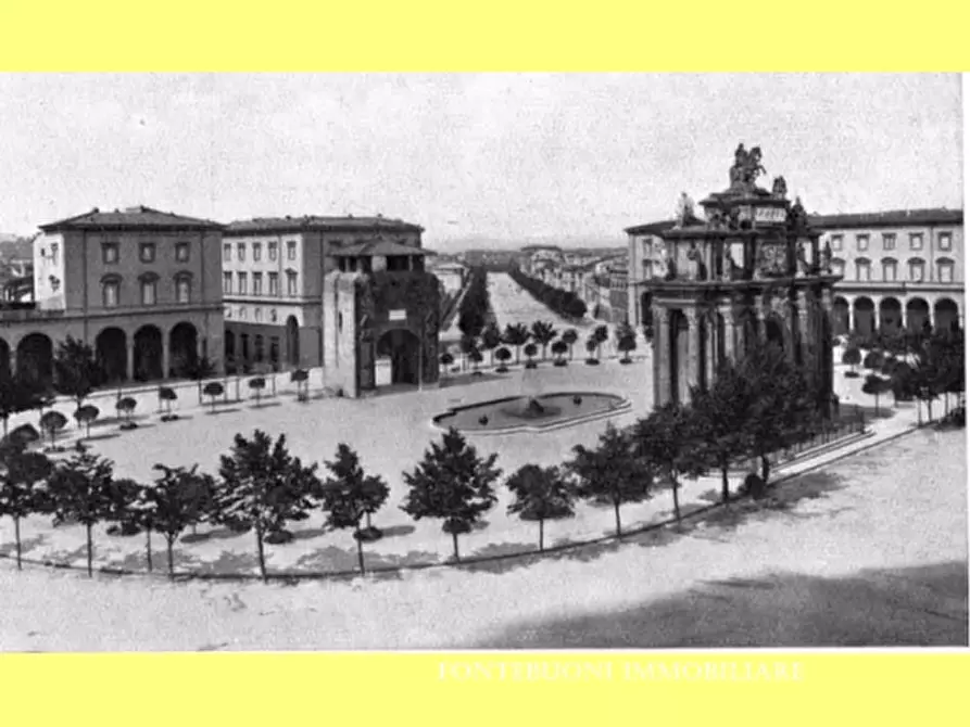 Immagine 5 di Negozio in vendita  a Firenze