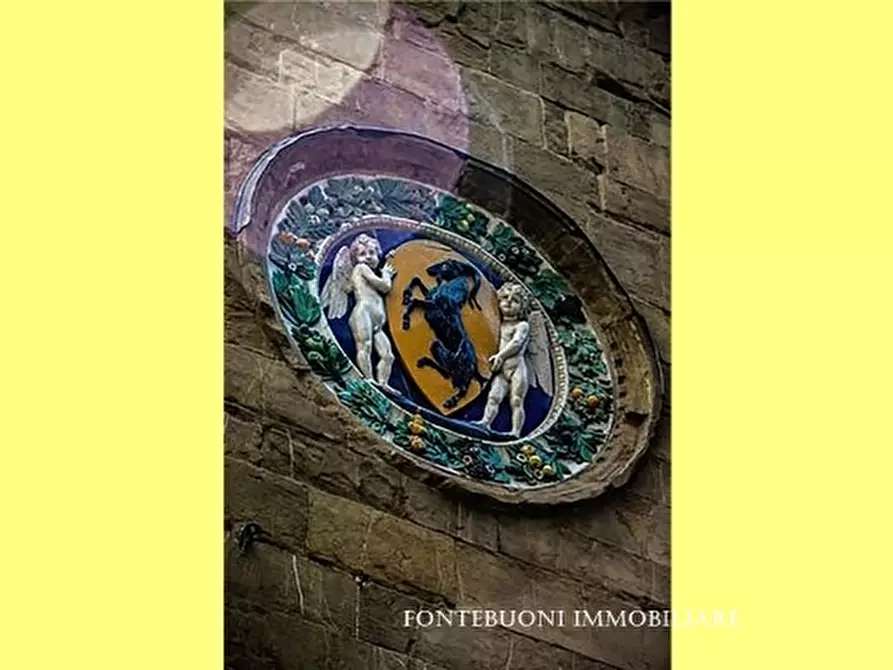 Immagine 2 di Negozio in vendita  a Firenze