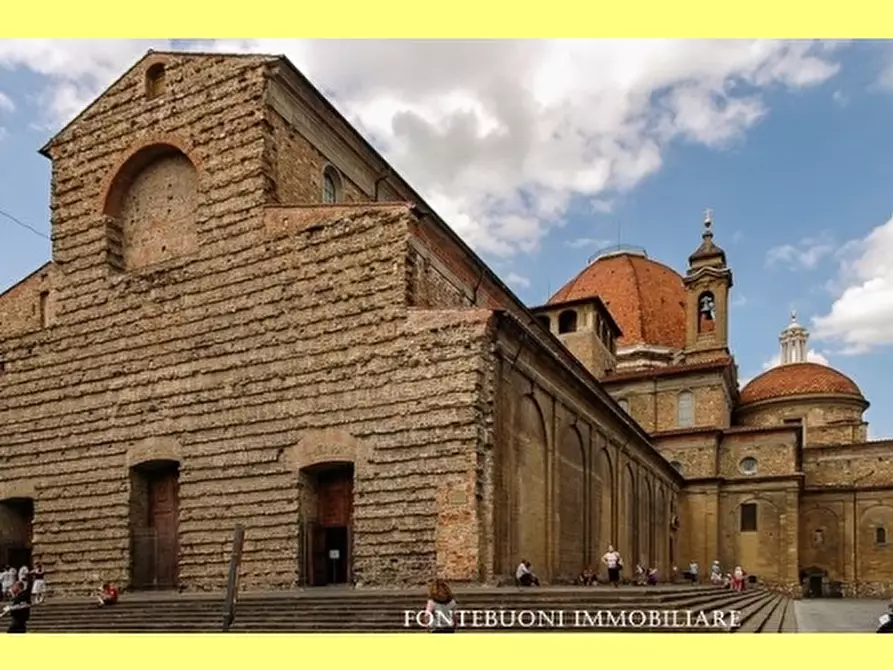 Immagine 4 di Negozio in vendita  a Firenze