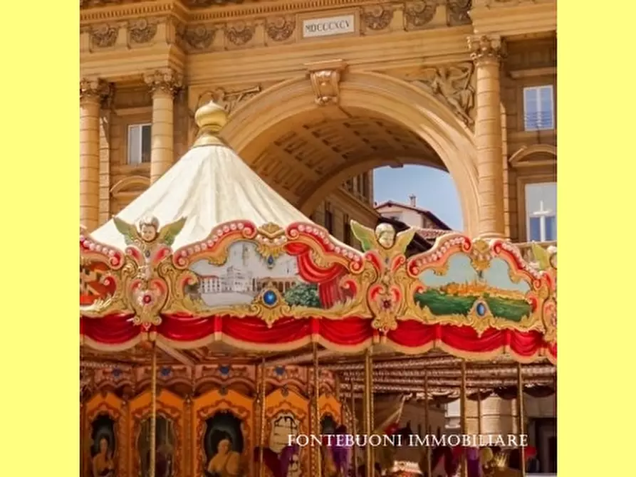 Immagine 10 di Negozio in vendita  a Poggibonsi