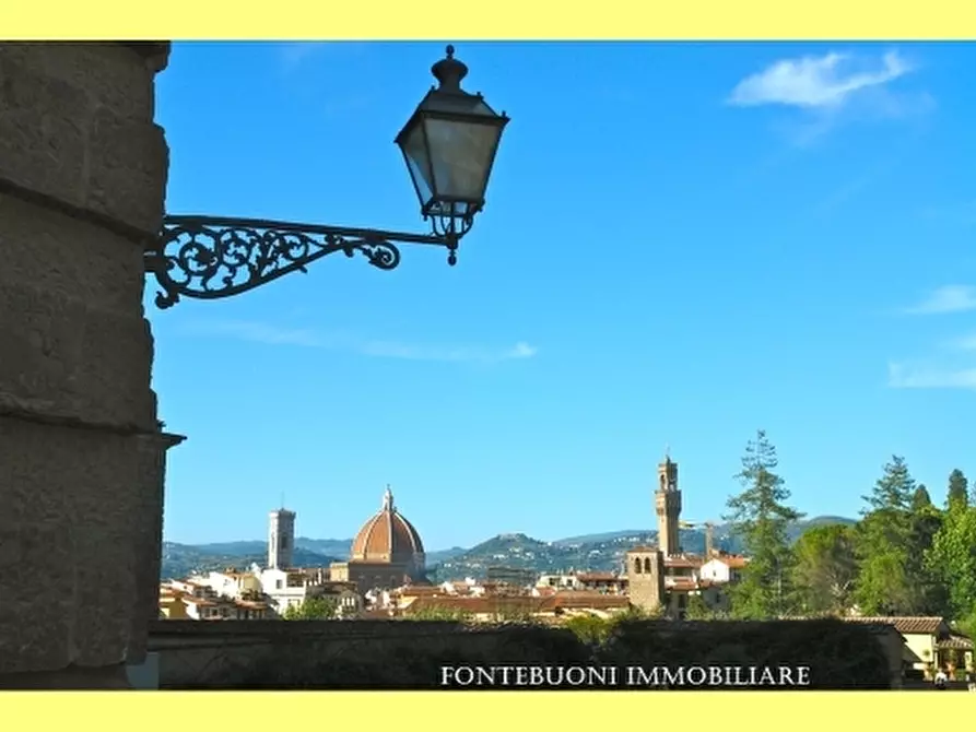 Immagine 2 di Negozio in vendita  a Firenze