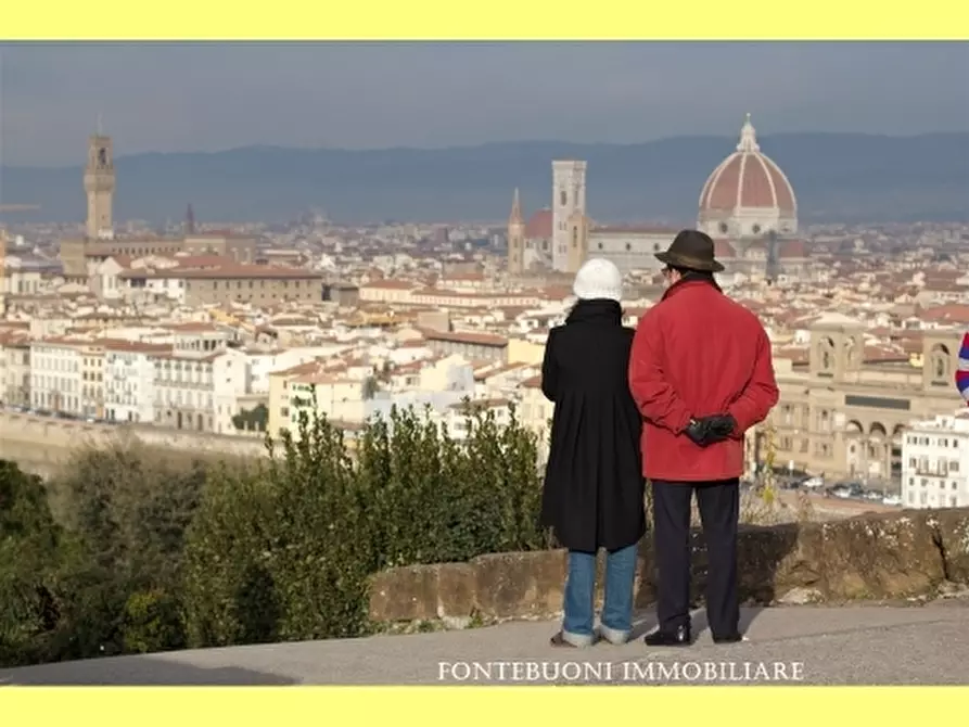 Immagine 3 di Negozio in vendita  a Firenze