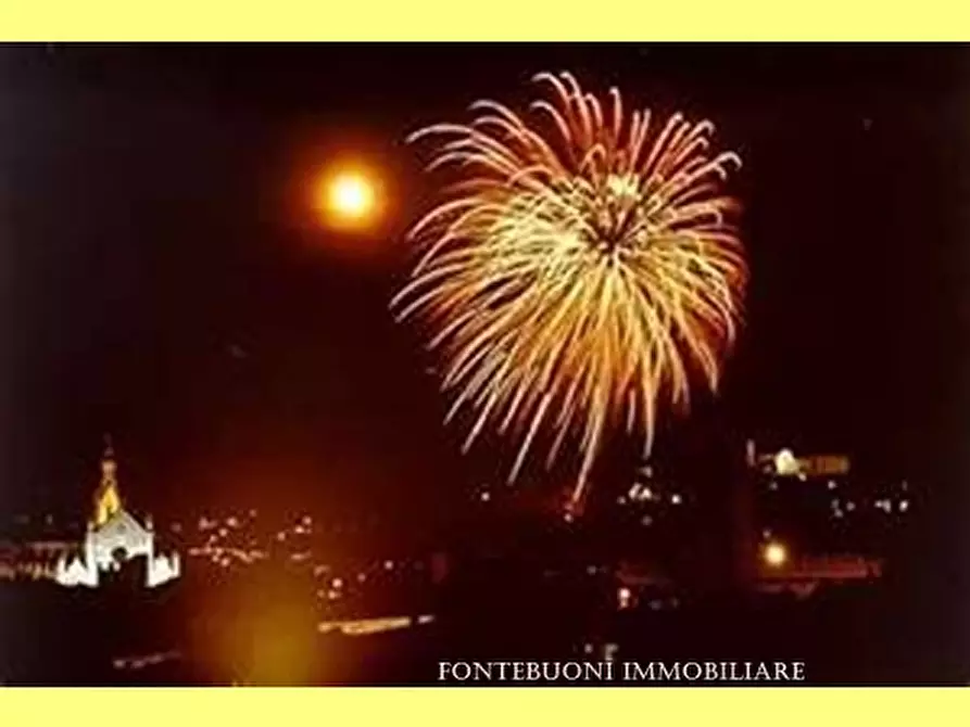 Immagine 4 di Negozio in vendita  a Firenze