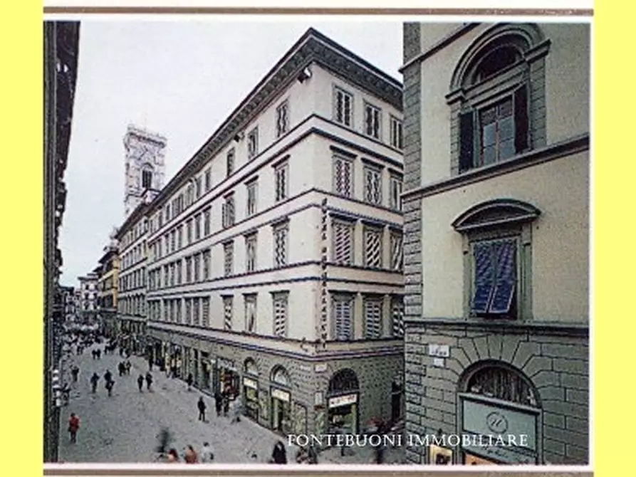 Immagine 2 di Negozio in vendita  a Firenze