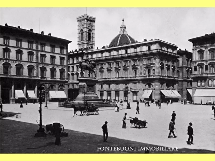 Immagine 2 di Negozio in vendita  a Firenze