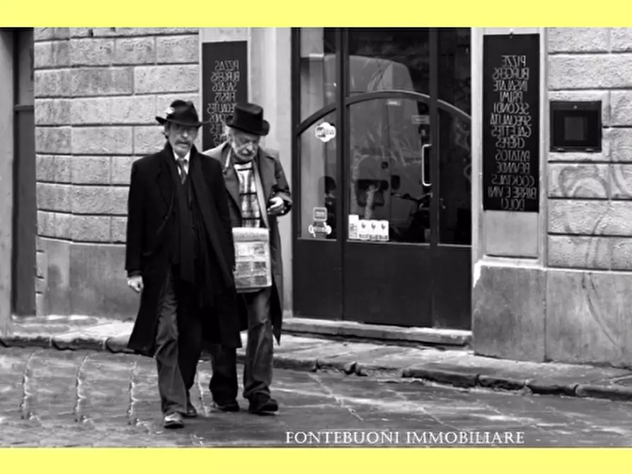 Immagine 4 di Negozio in vendita  a Firenze