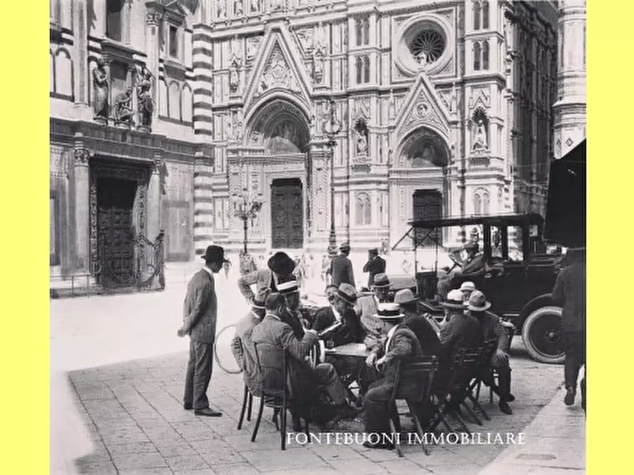 Immagine 5 di Negozio in vendita  a Firenze