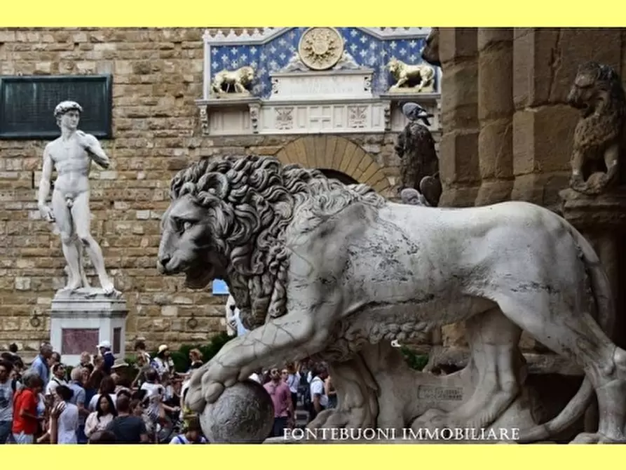 Immagine 2 di Negozio in vendita  a Firenze