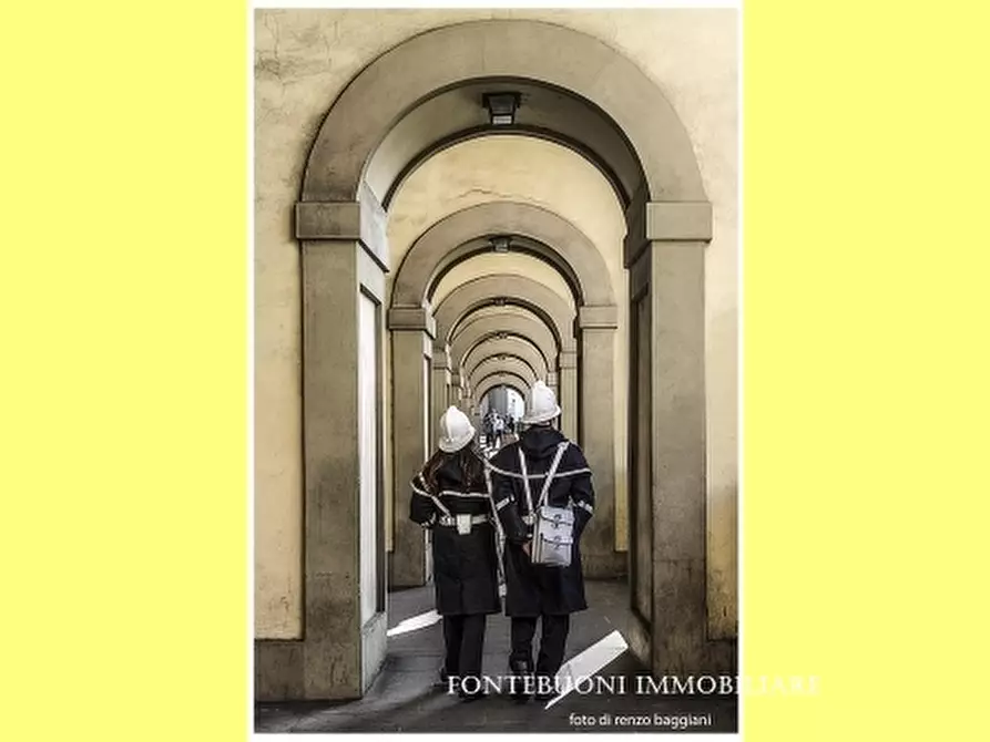 Immagine 8 di Negozio in vendita  a Firenze