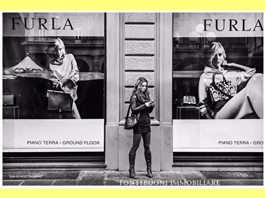 Immagine 13 di Negozio in vendita  a Firenze