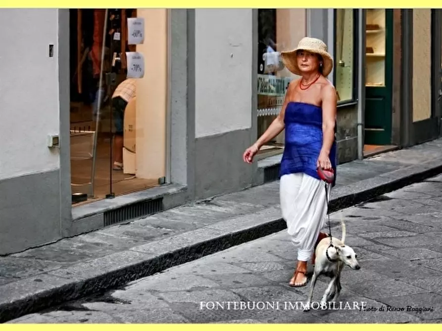 Immagine 23 di Negozio in vendita  a Firenze