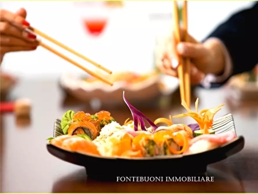 Immagine 11 di Negozio in vendita  a Firenze