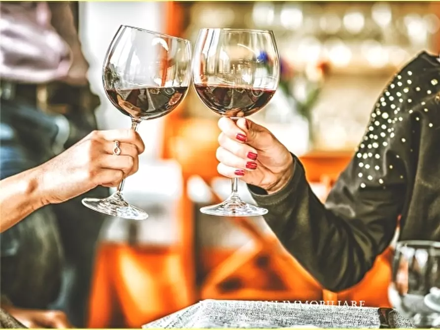 Immagine 13 di Negozio in vendita  a Firenze