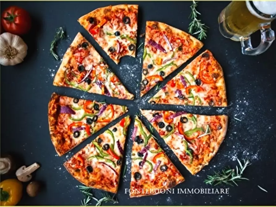 Immagine 18 di Negozio in vendita  a Firenze