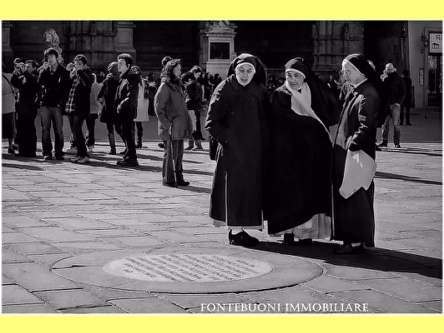 Immagine 4 di Negozio in vendita  a Firenze